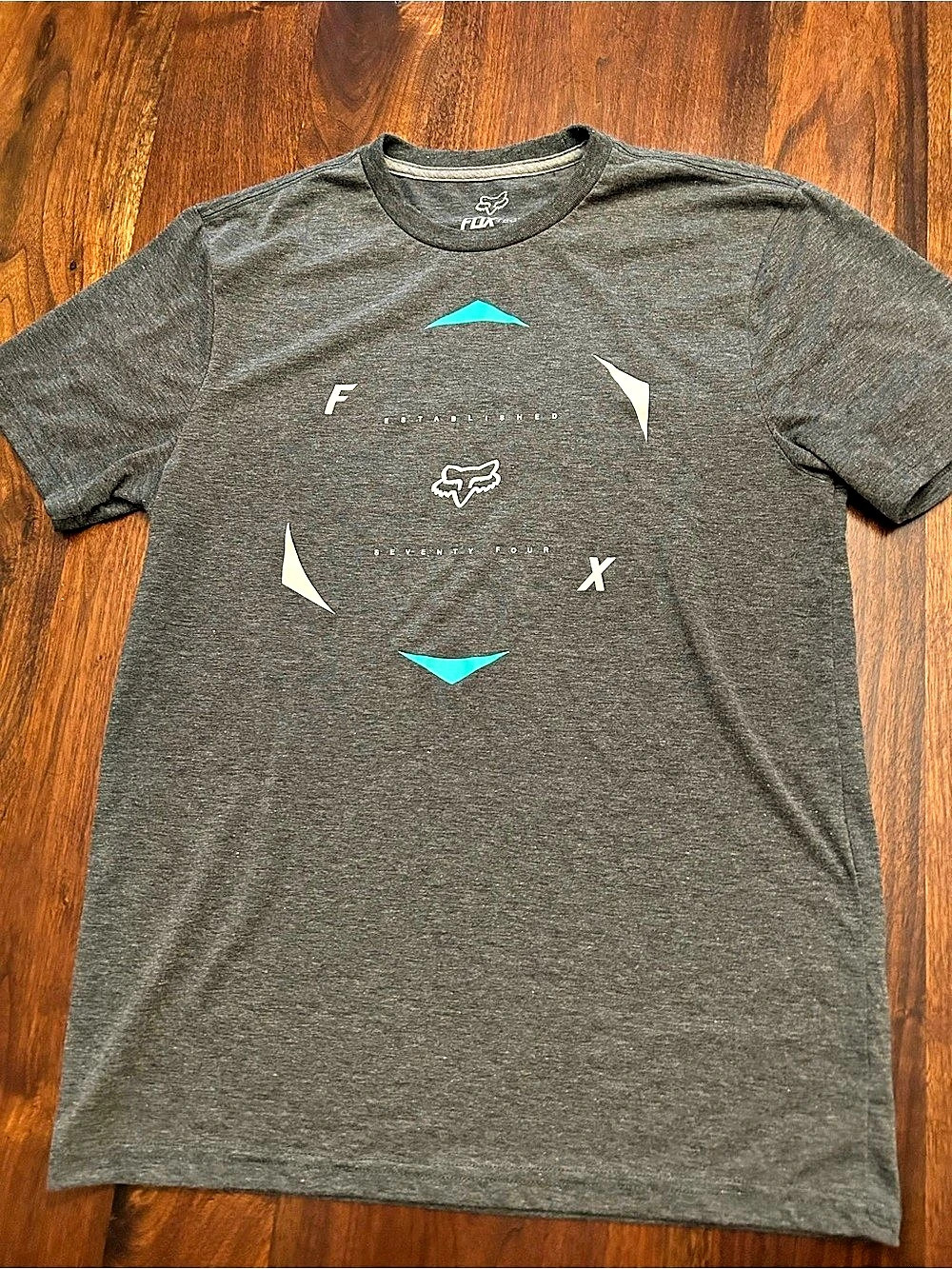 Fox Tech Premium Fit Men's Gray Athletic Tee Size Medium Like New